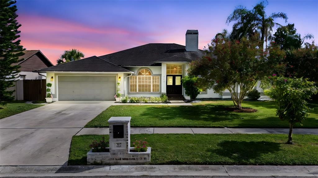 717 PINEWALK DRIVE