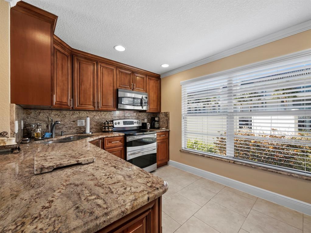 4430 EXETER DRIVE UNIT M108, LONGBOAT KEY, FL — photo 5 of 30