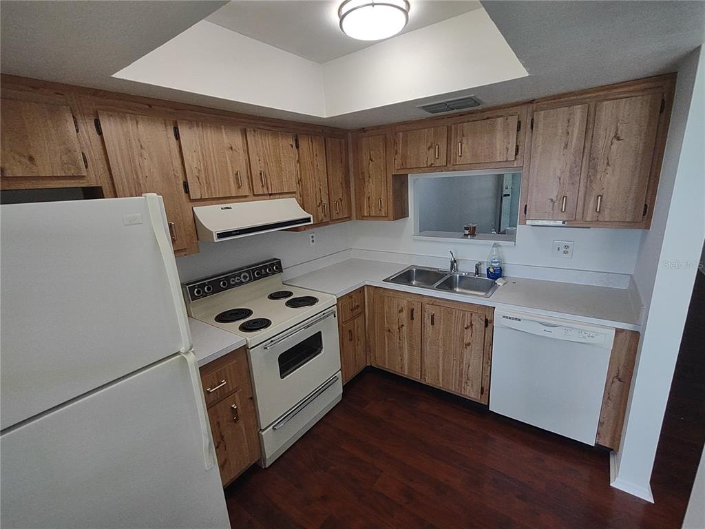 2465 NORTHSIDE DRIVE UNIT 906, CLEARWATER, FL — photo 4 of 30