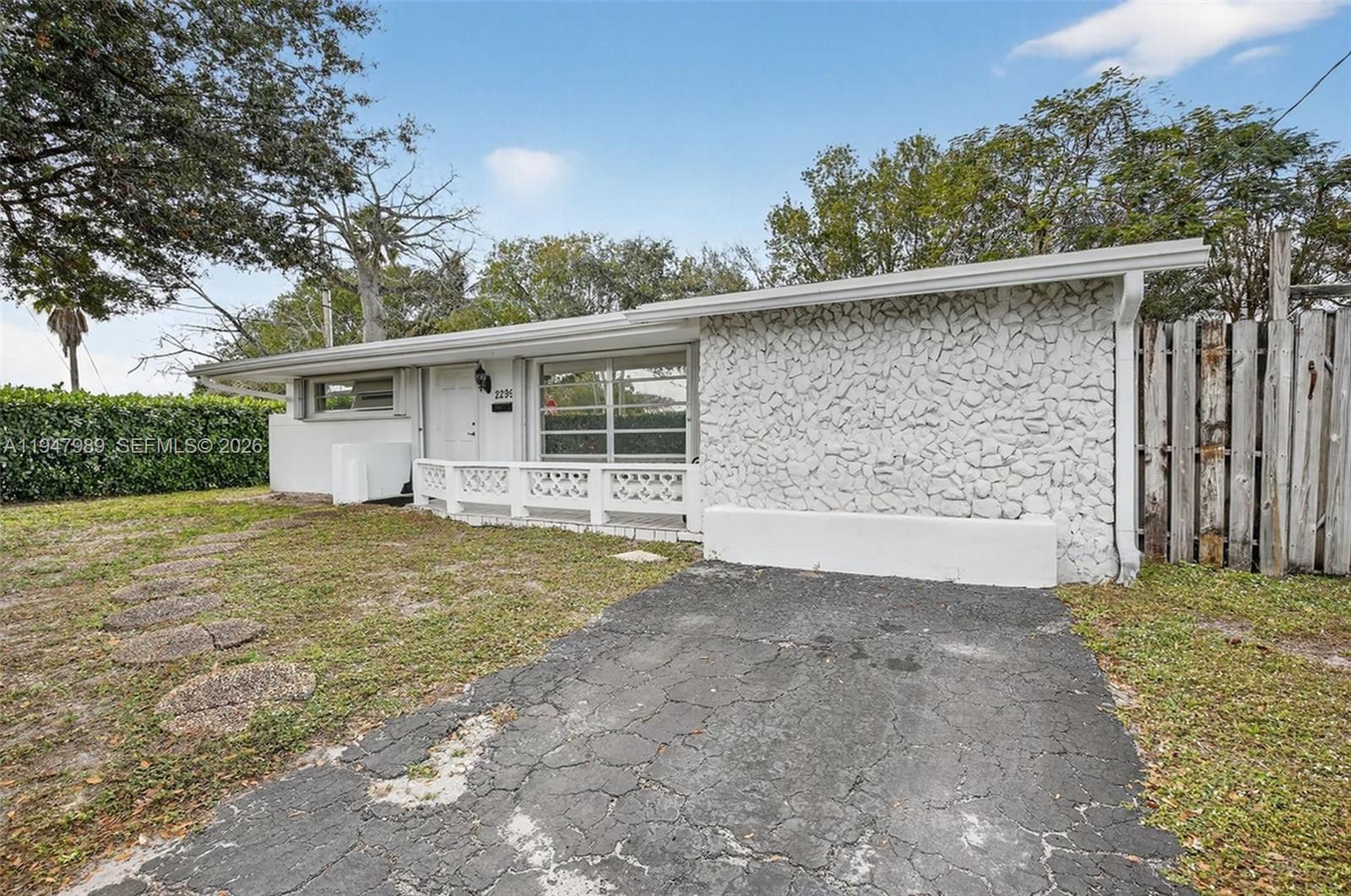 2299 NW 73rd Ave, Sunrise FL 33313