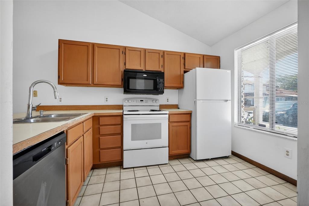 3559 FOREST BRANCH DRIVE Apt E, PORT ORANGE, FL — photo 3 of 25