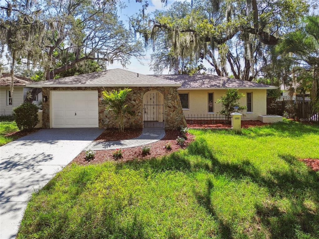 8910 ELM LEAF CT