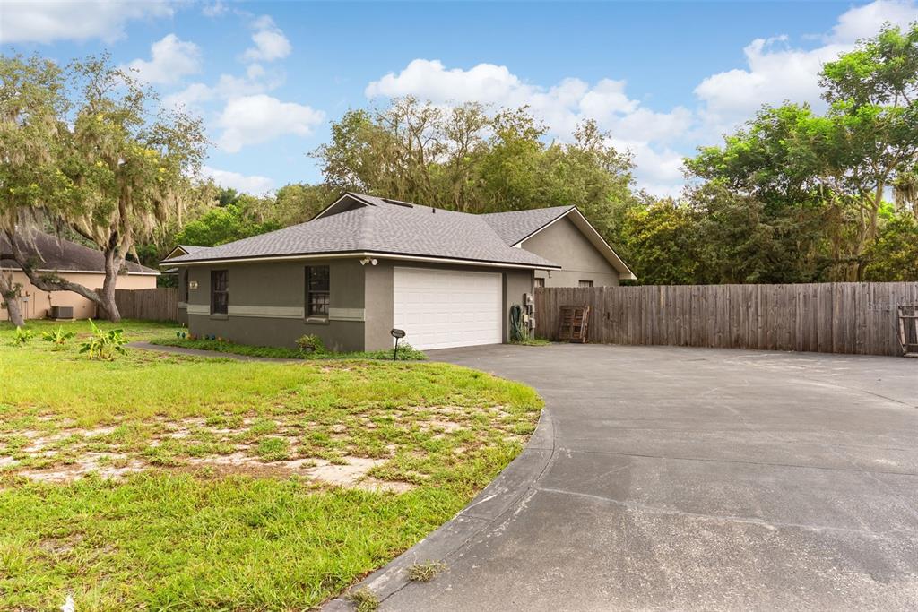 1514 LAKE THOMAS LOOP, WINTER HAVEN, FL — photo 3 of 30
