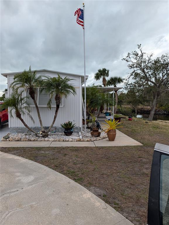 1128 SEAHORSE LANE