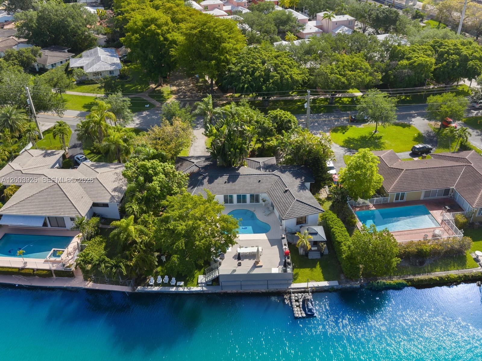 5000 Riviera Dr, Coral Gables FL 33146