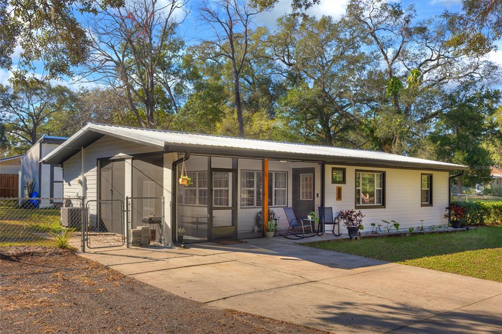 1108 E WINNEMISSETT AVENUE