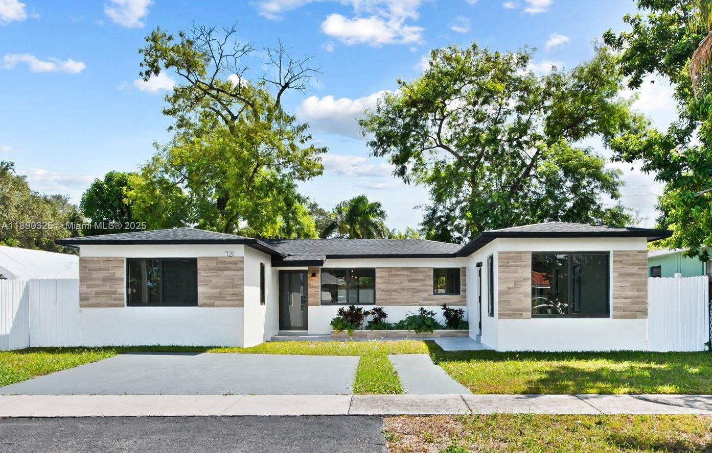721 SW 5th Ct, Hallandale Beach FL 33009