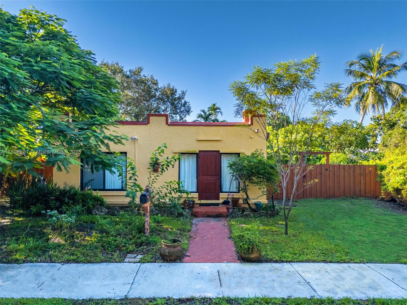 472 NE 130th St, North Miami FL 33161