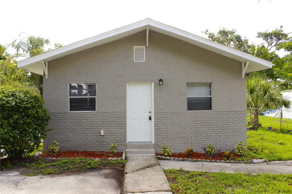 5526 LILY ROAD