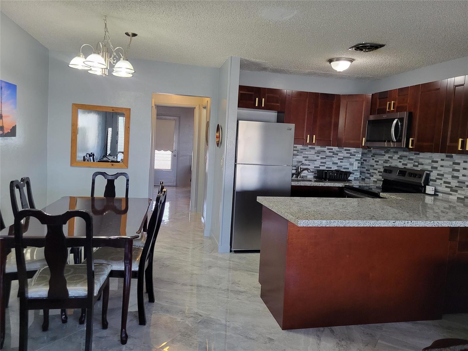 800 SW 11th Avenue # 17, Hallandale Beach FL 33009