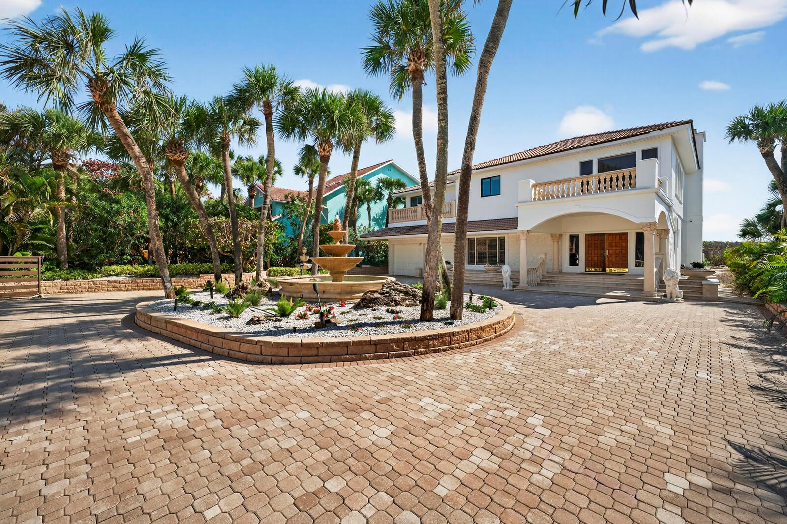 Front Entrance — VERO BEACH, FL
