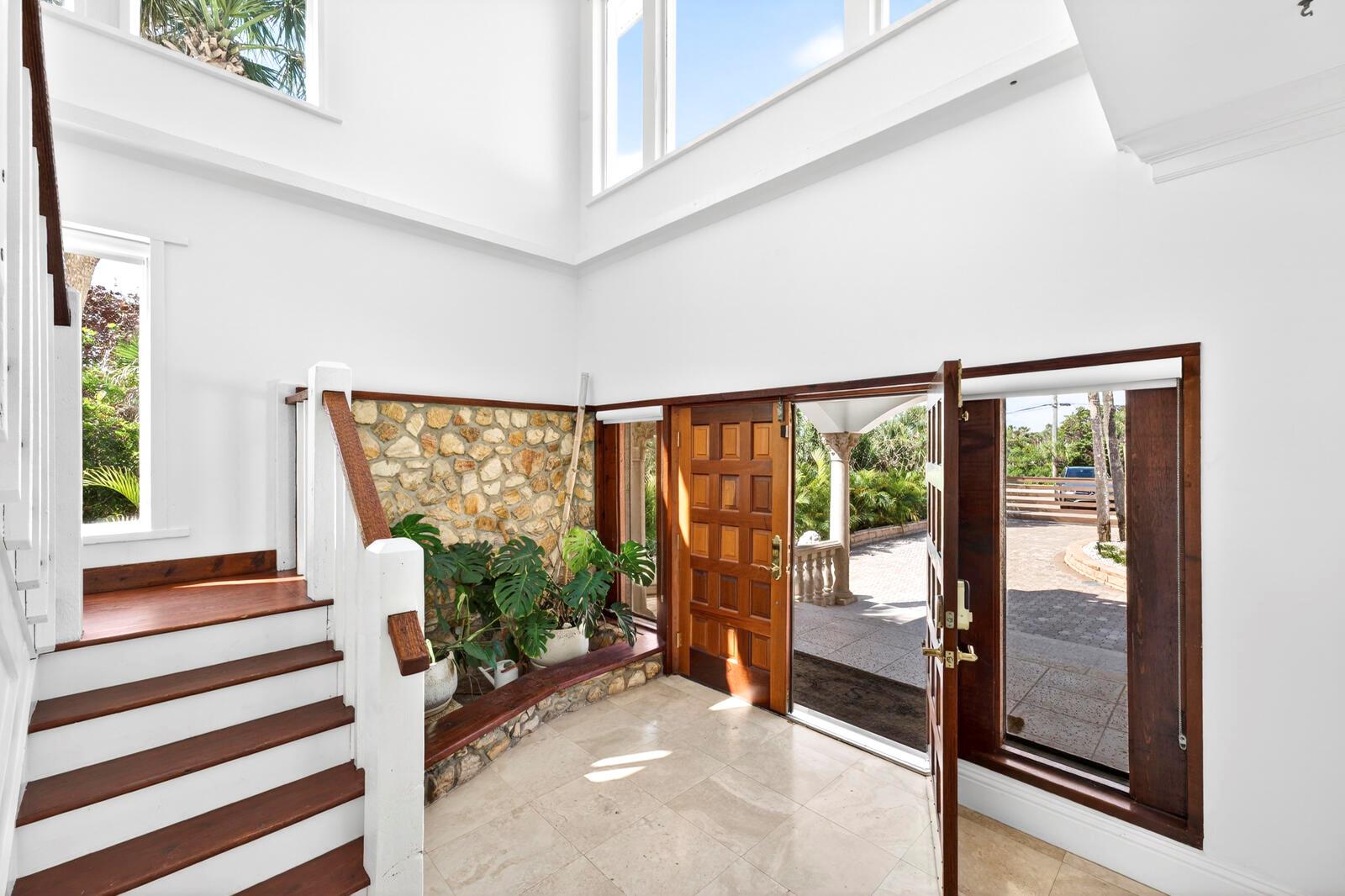Foyer — VERO BEACH, FL