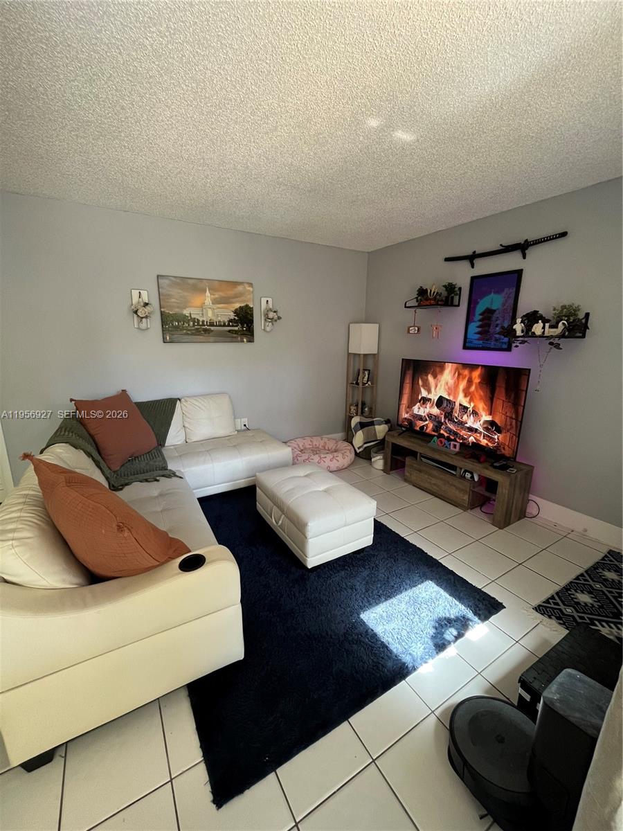10211 Fontainebleau Blvd # 102, Miami FL 33172