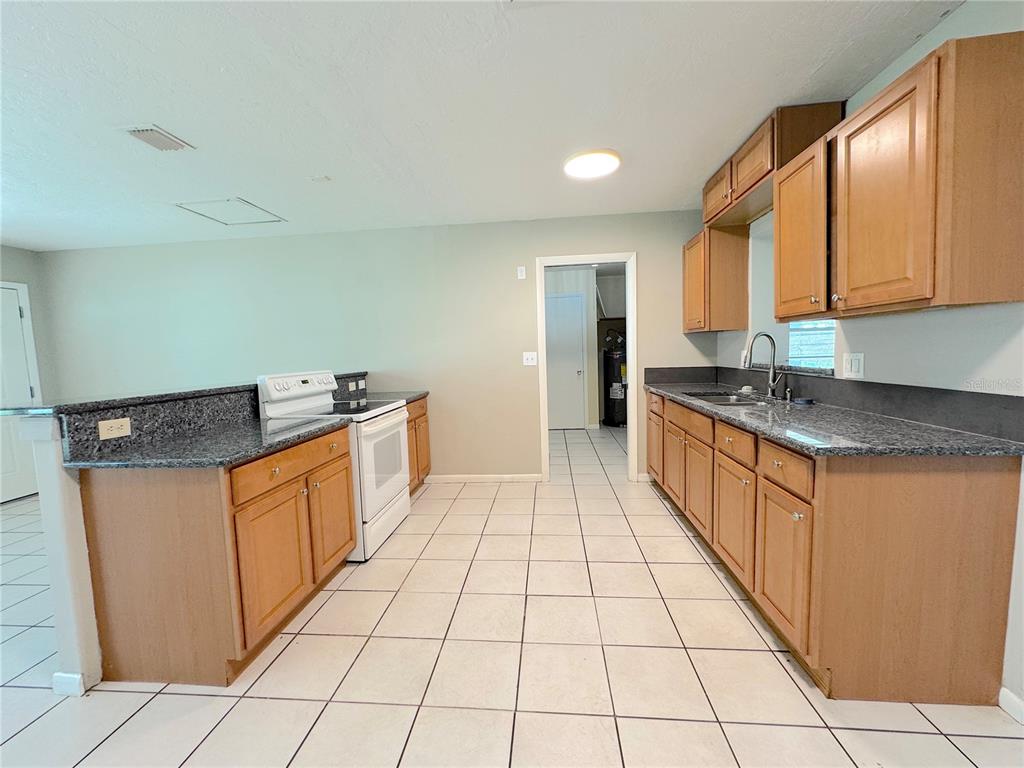 3883 HAWKEYE CIRCLE, SARASOTA, FL — photo 4 of 25