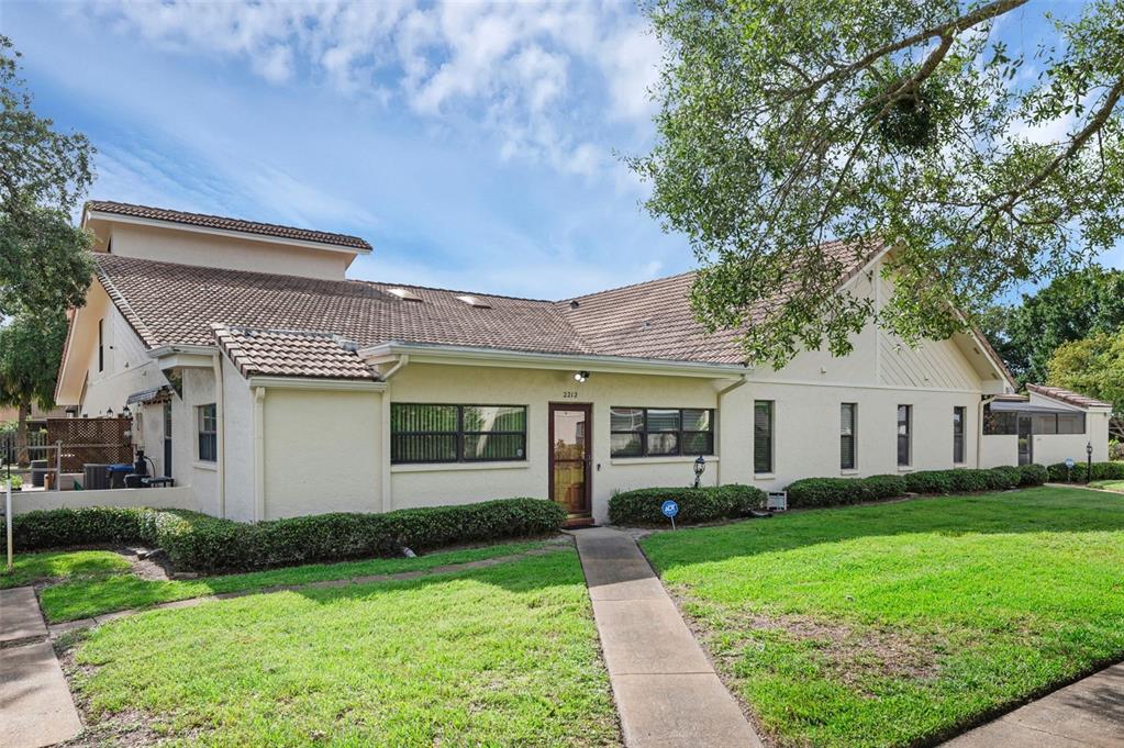2212 HERITAGE DRIVE