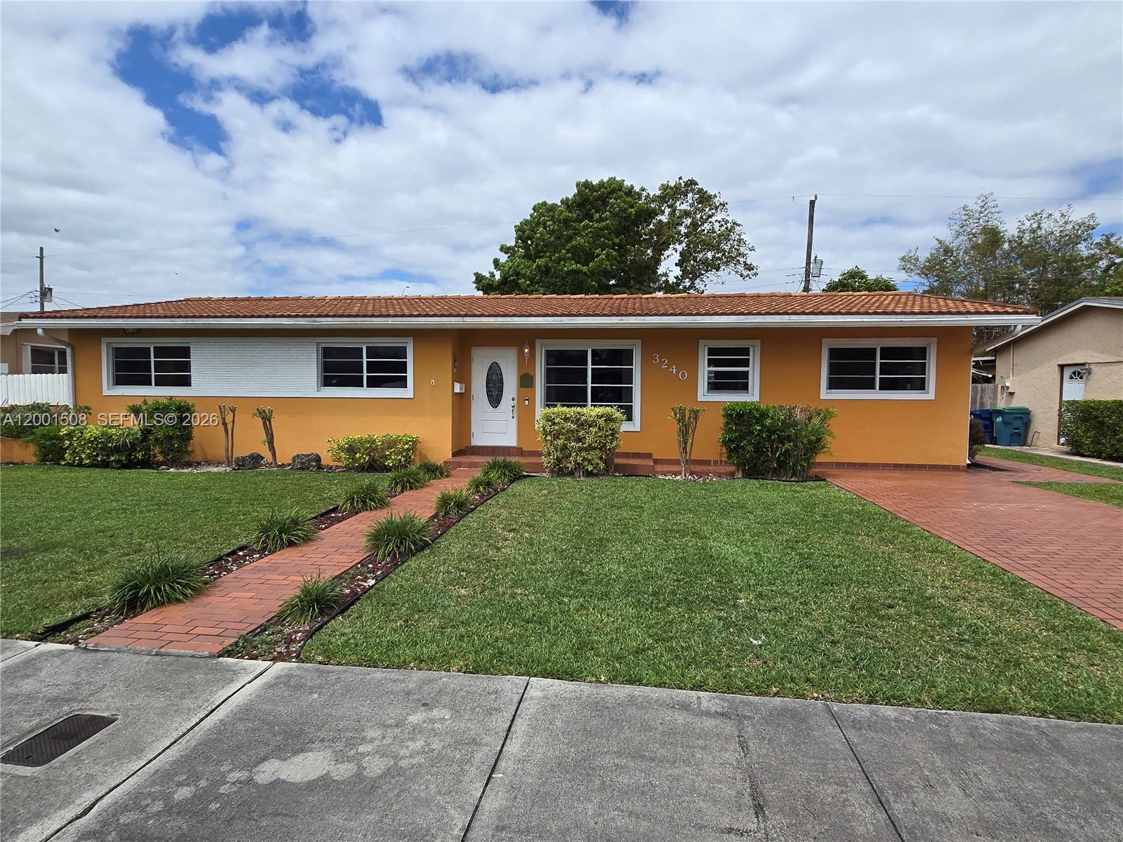 3240 SW 96th Ave, Miami FL 33165