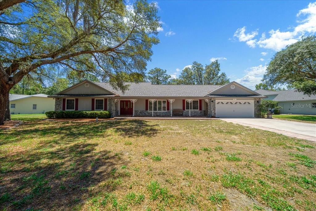 11 SYCAMORE COURT W
