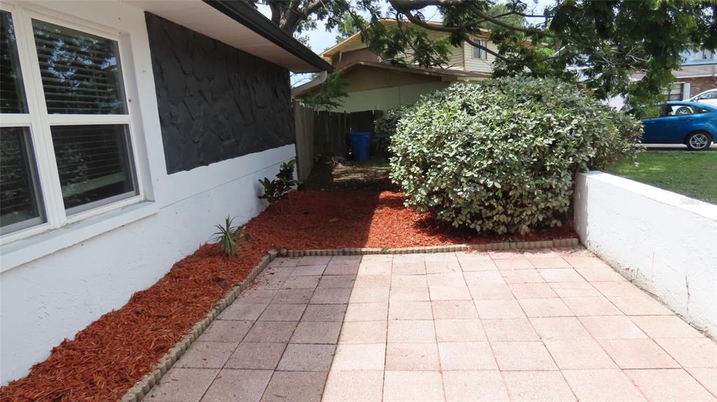 7515 WINGING WAY DRIVE, TAMPA, FL — photo 2 of 30