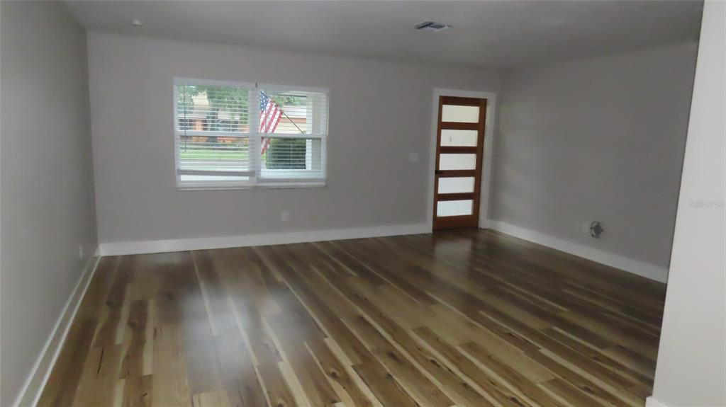 7515 WINGING WAY DRIVE, TAMPA, FL — photo 4 of 30