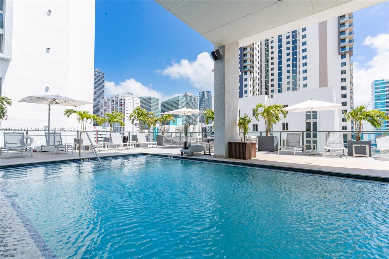 229 SW 9th # 218, Miami FL 33130