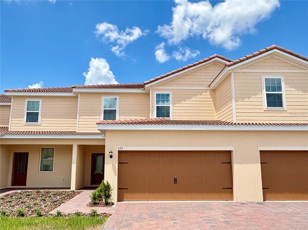 572 BAY LEAF DRIVE