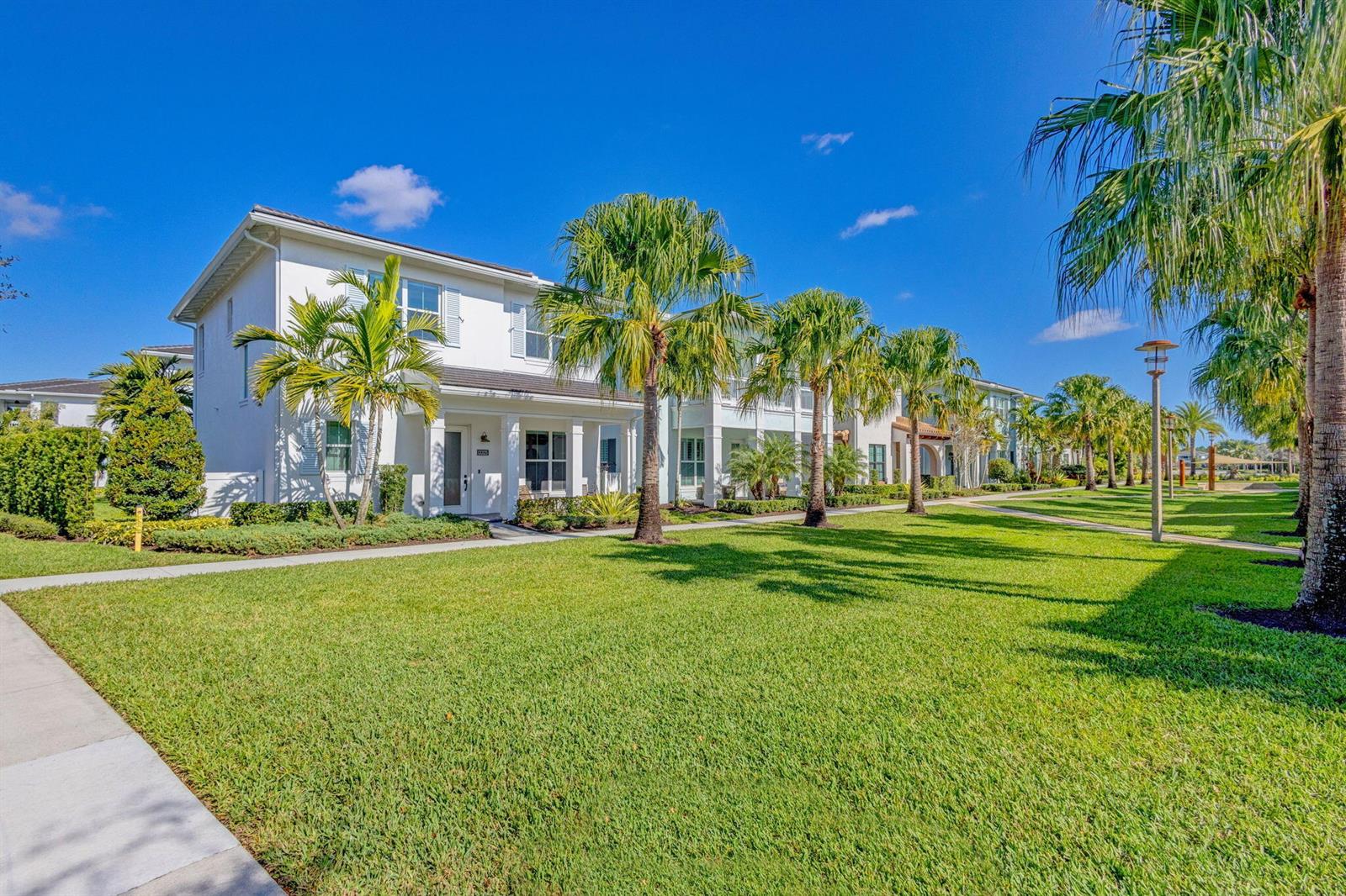 13325 Machiavelli Way, Palm Beach Gardens FL 33418