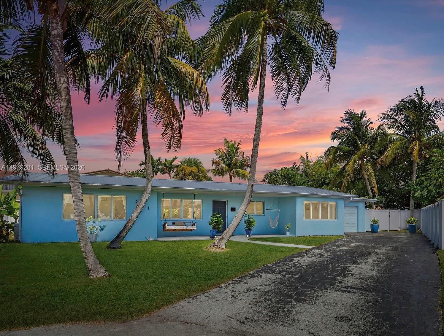 2211 NE 35th Ct, Lighthouse Point FL 33064