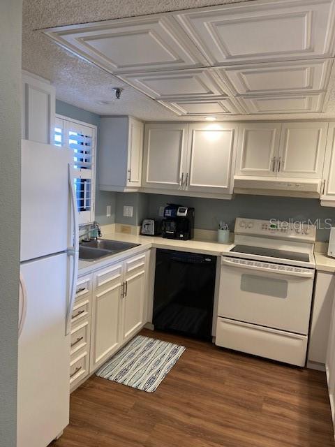 1001 BENJAMIN FRANKLIN DRIVE UNIT 507, SARASOTA, FL — photo 3 of 21
