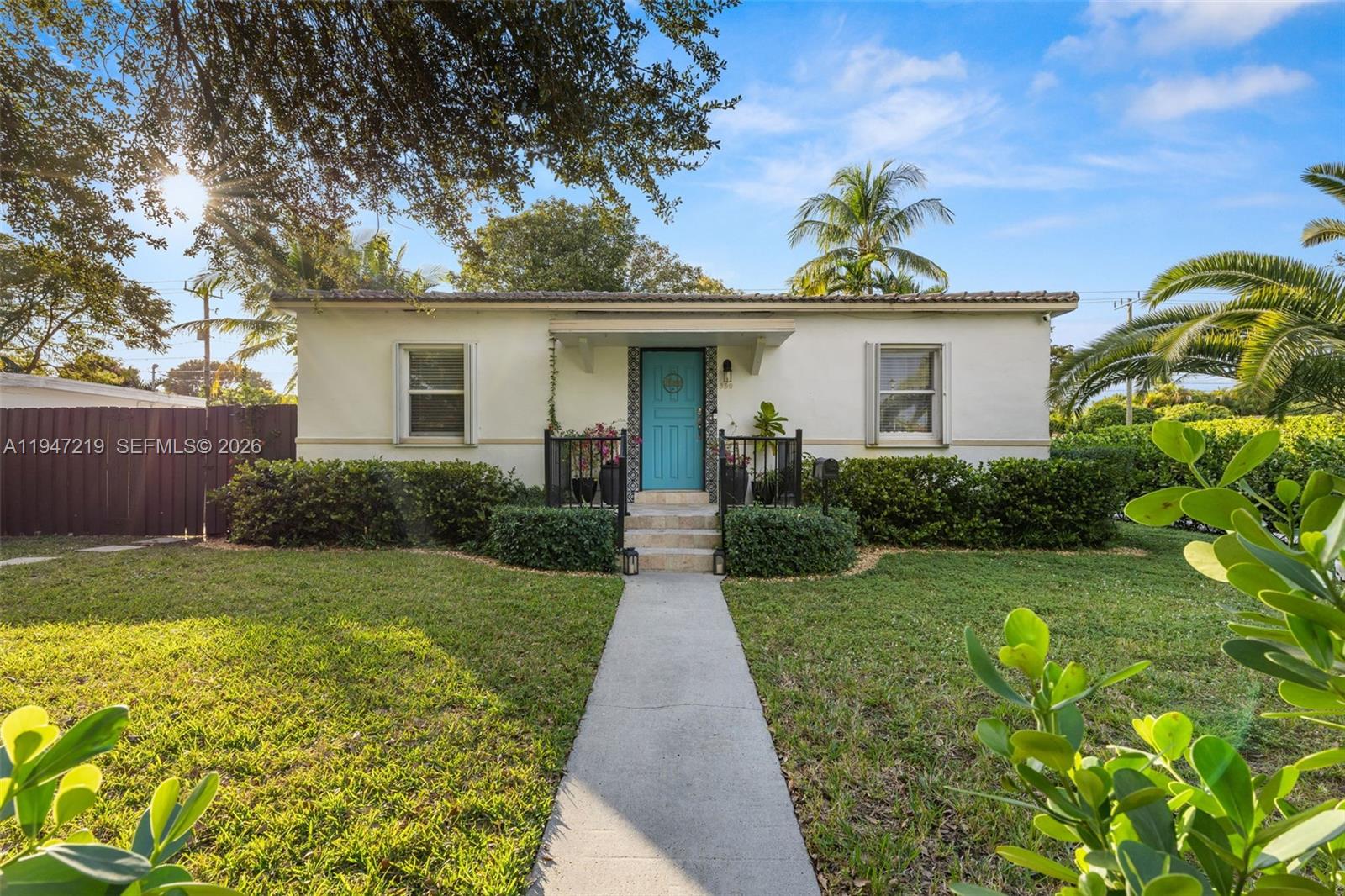 550 Cardinal St, Miami Springs FL 33166