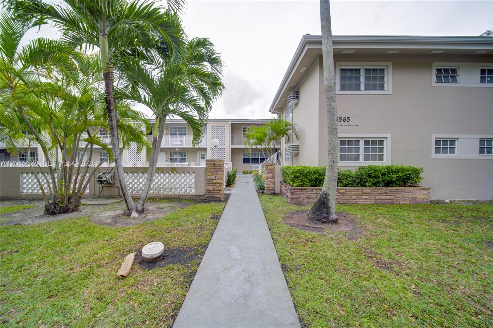 6565 Santona St # B19, Coral Gables FL 33146