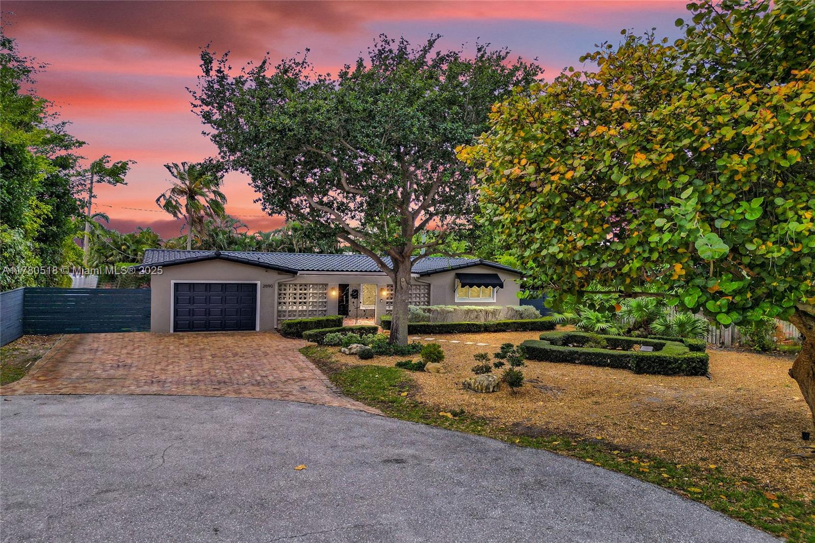 2590 NE 42nd St, Fort Lauderdale FL 33308