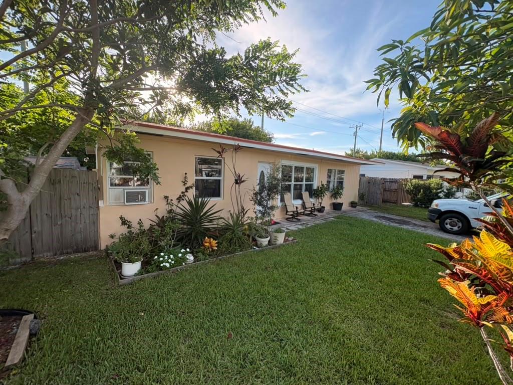 2531 NE 7TH TERRACE, POMPANO BEACH, FL — photo 2 of 3