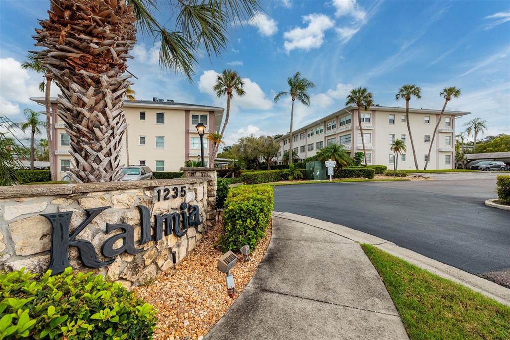 1235 S HIGHLAND AVENUE UNIT 2-301