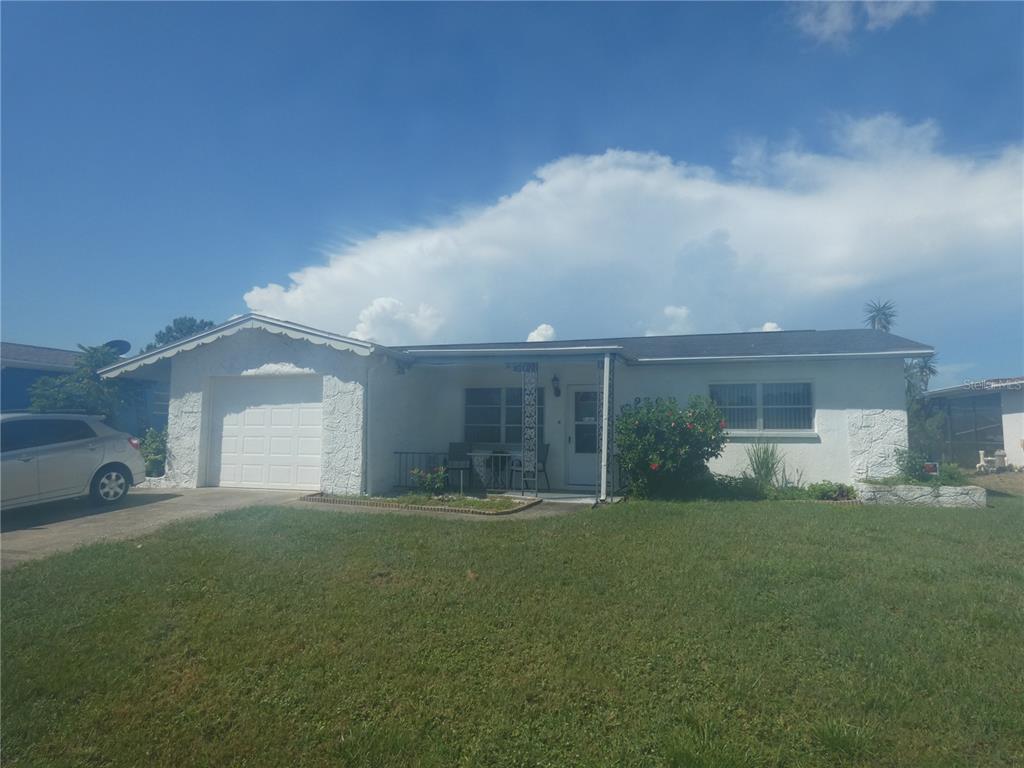 9709 LAKESIDE LANE