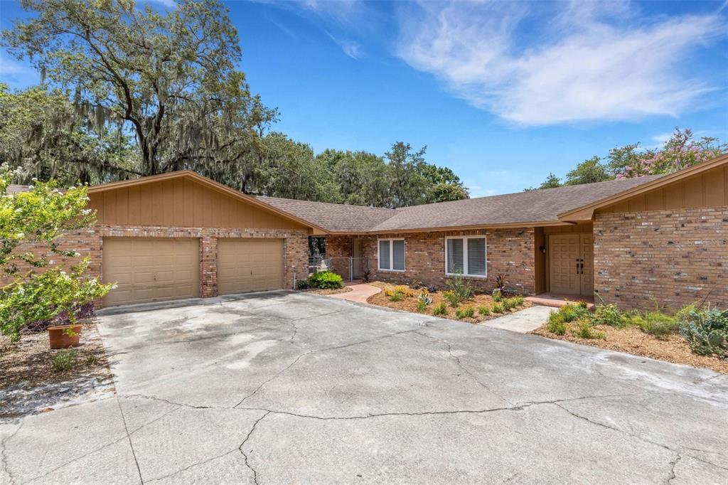 6819 BROKEN ARROW TRAIL S
