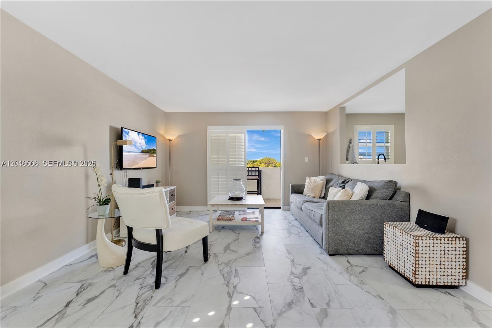 1418 Collins Ave # 504, Miami Beach FL 33139