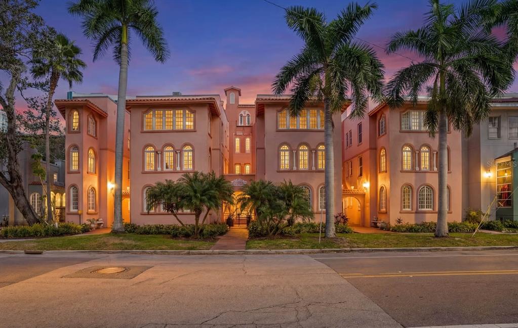 1221 N PALM AVENUE UNIT 303