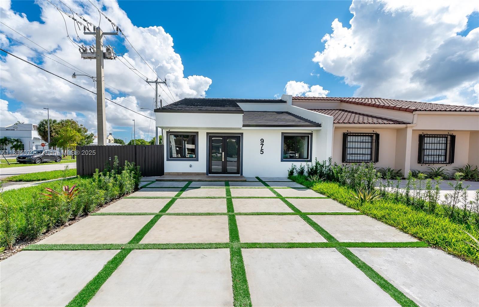 975 SW 89th Ave, Miami FL 33174