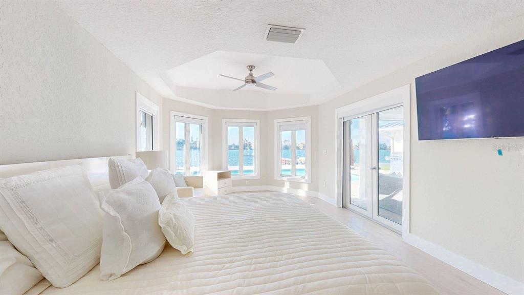 509 55TH AVENUE, ST PETE BEACH, FL — photo 4 of 30