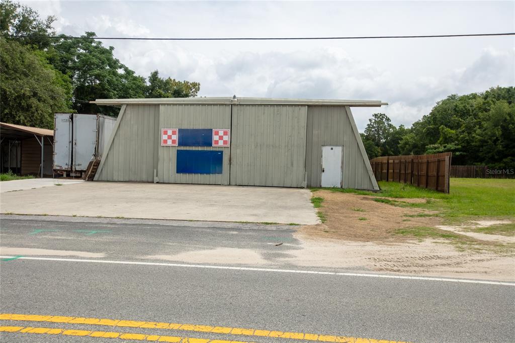 265 COMMERCIAL CIRCLE
