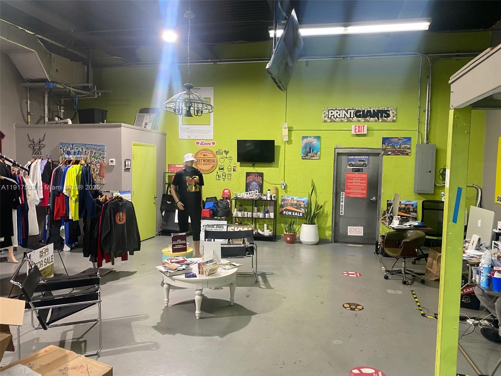 155 NE 1st Pl, Miami FL 33138