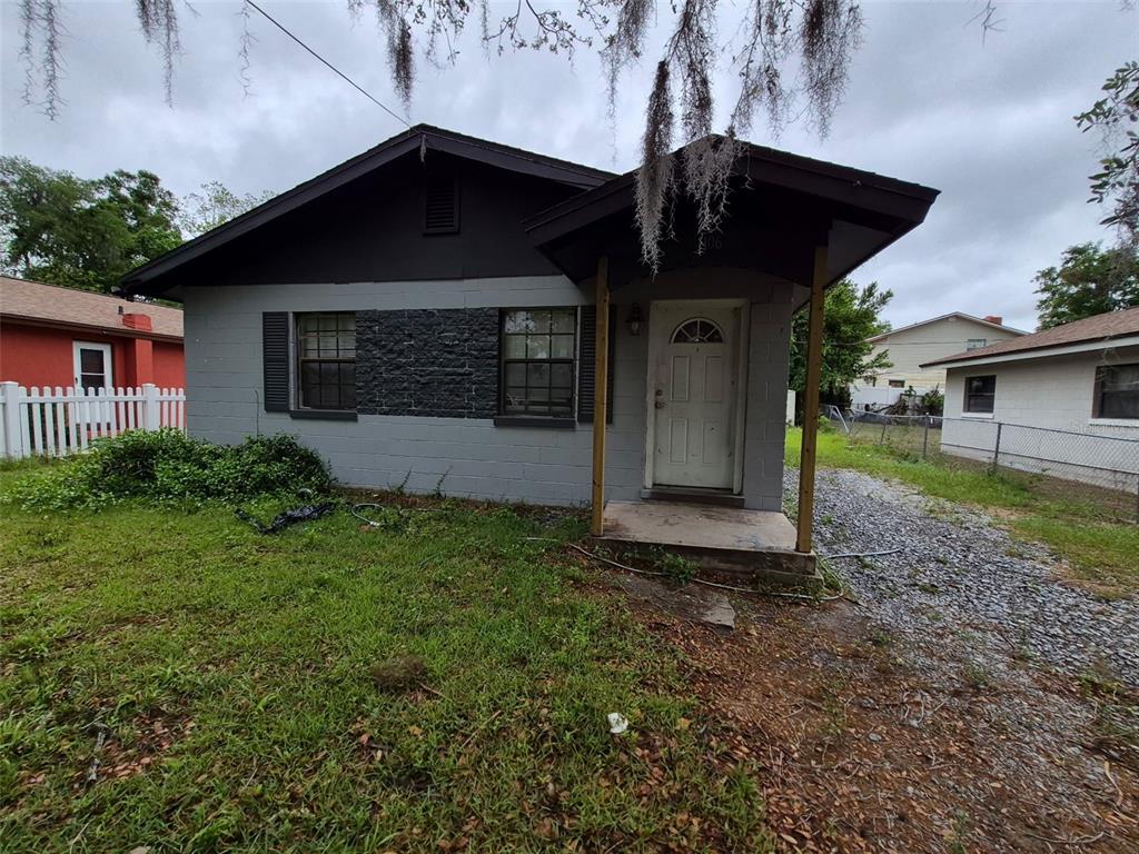 1106 SW 5TH STREET