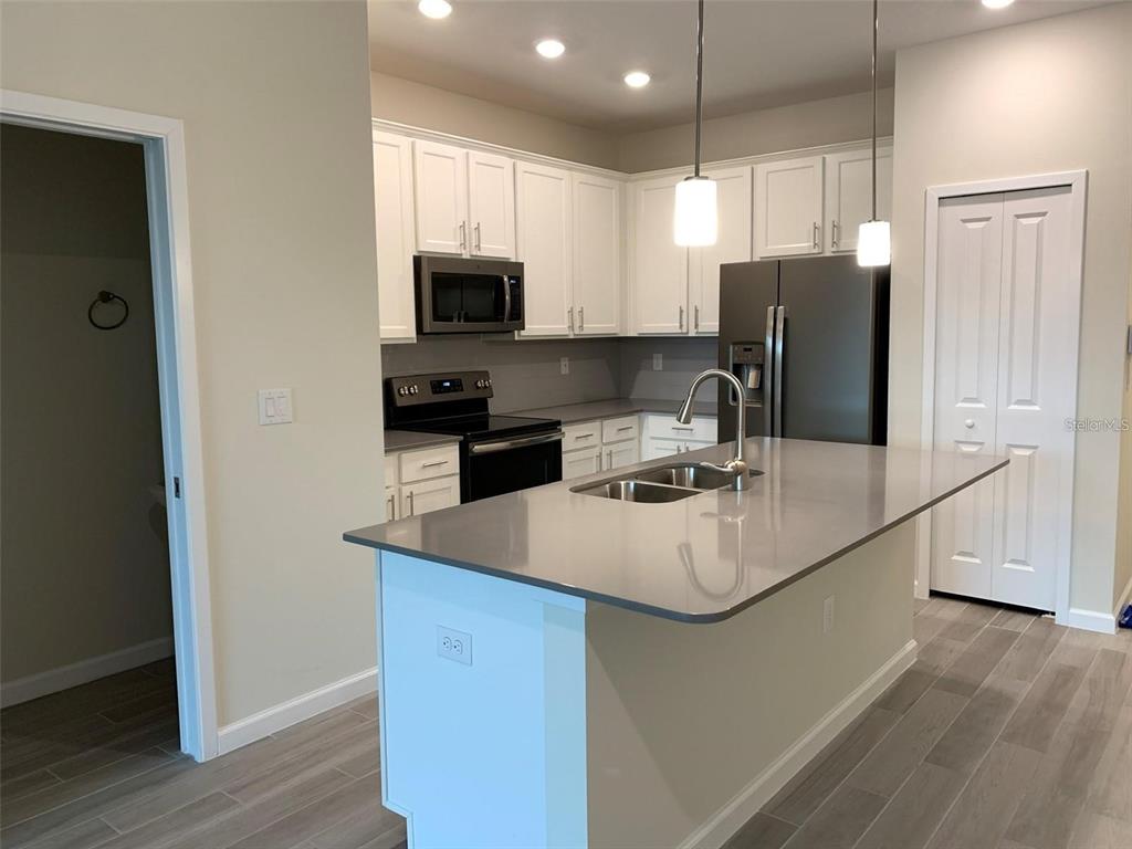 9831 RED EAGLE DRIVE, ORLANDO, FL — photo 4 of 17