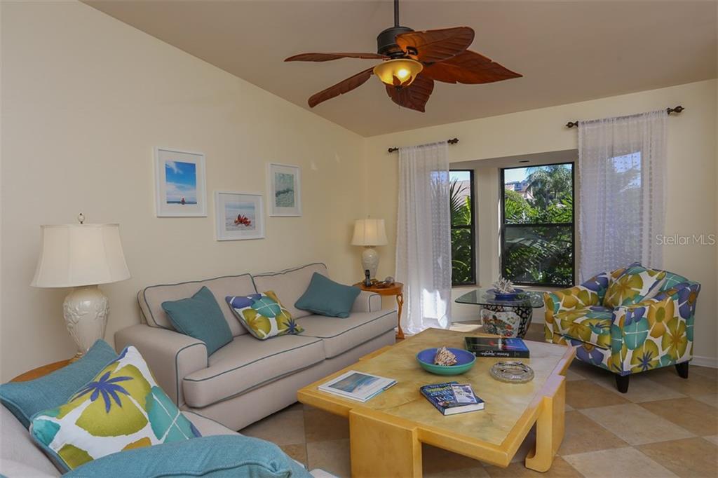2319 HARBOUR OAKS DRIVE, LONGBOAT KEY, FL — photo 4 of 25