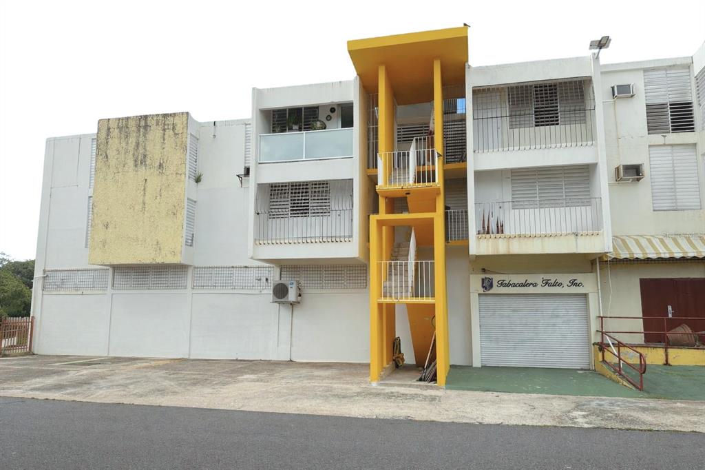 2 COND. EL SEÑORIAL, LUIS MOJICA VALENTIN ST. 2-C-2 (APT 9)