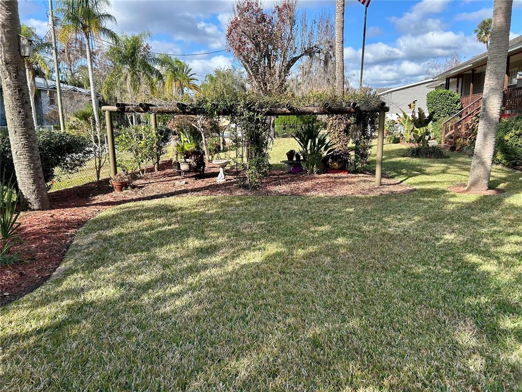 55730 HOLIDAY  CIRCLE, ASTOR, FL — photo 4 of 30