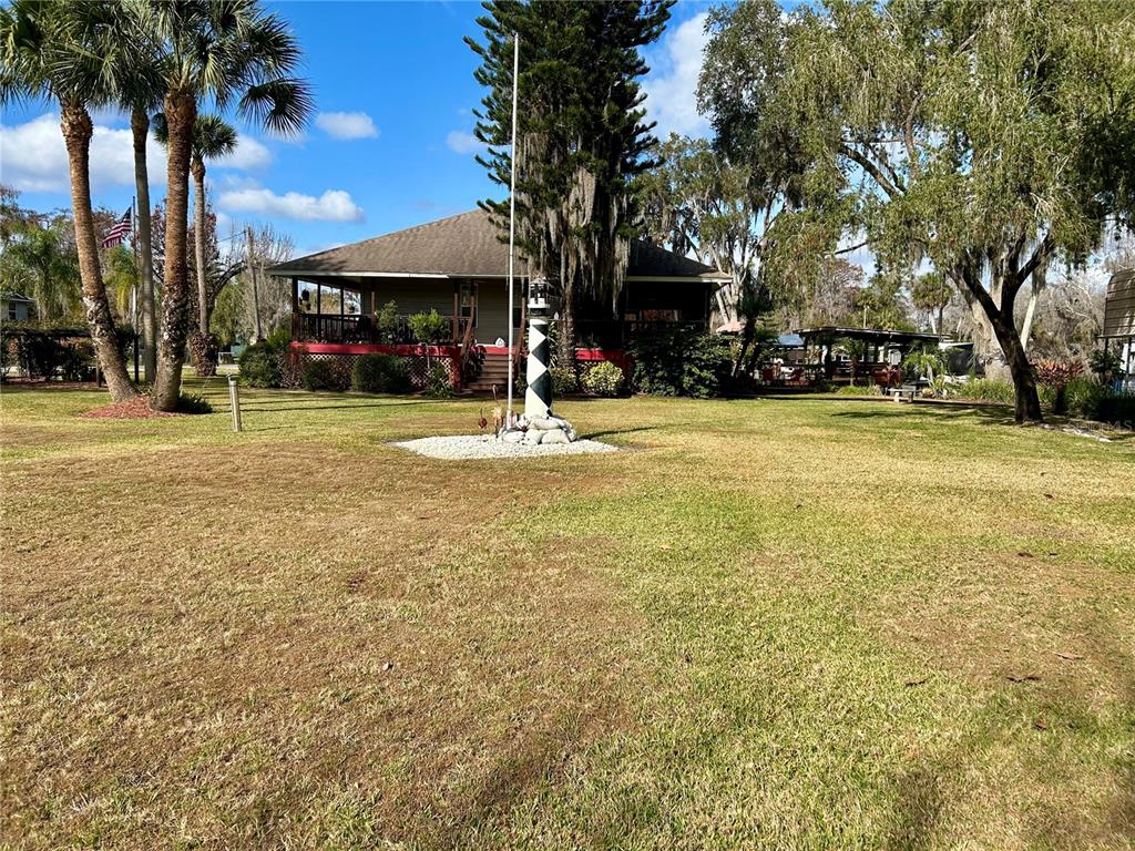 55730 HOLIDAY  CIRCLE, ASTOR, FL — photo 5 of 30