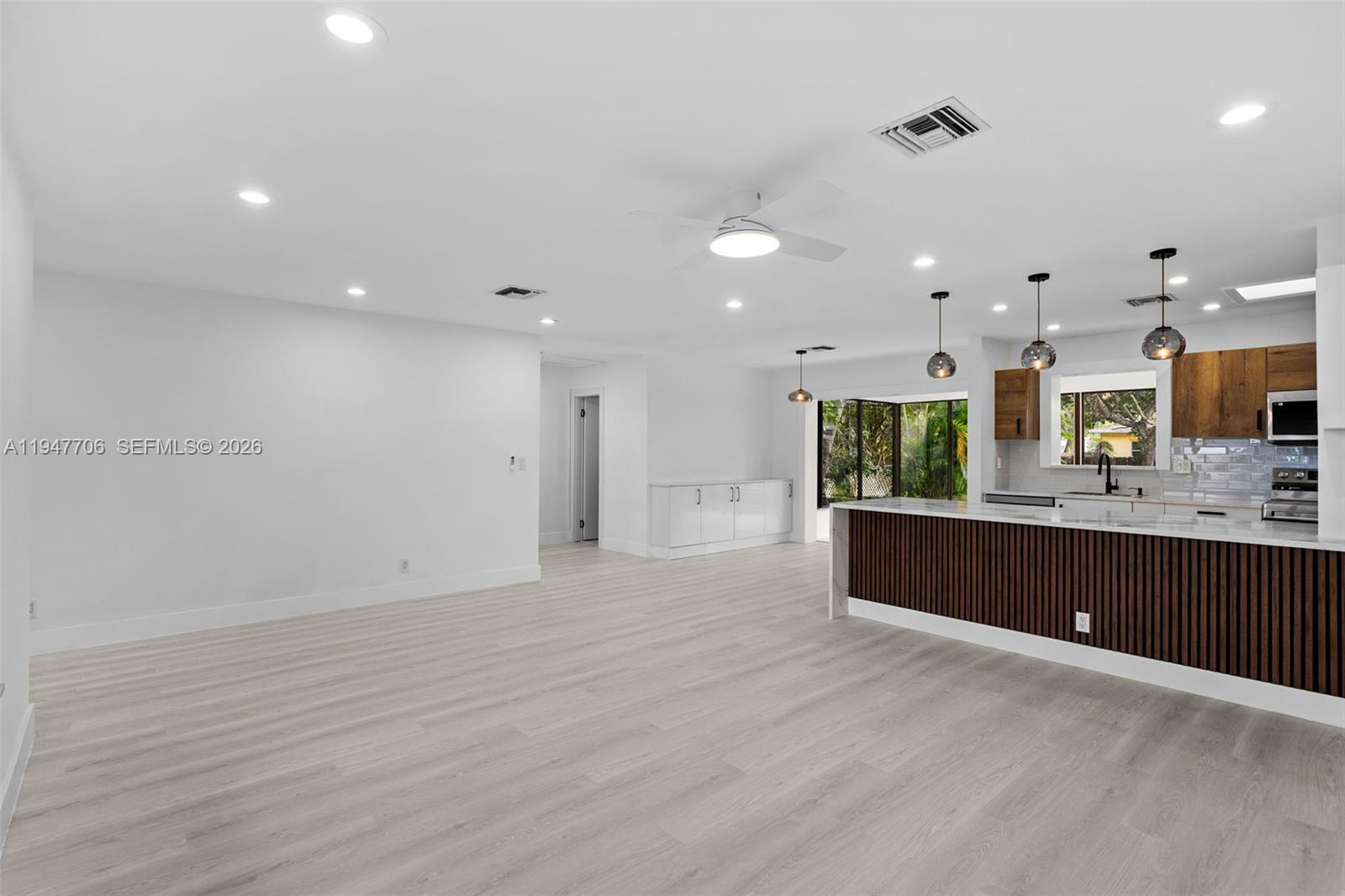 709 SW 4th Ct, Hallandale Beach FL 33009