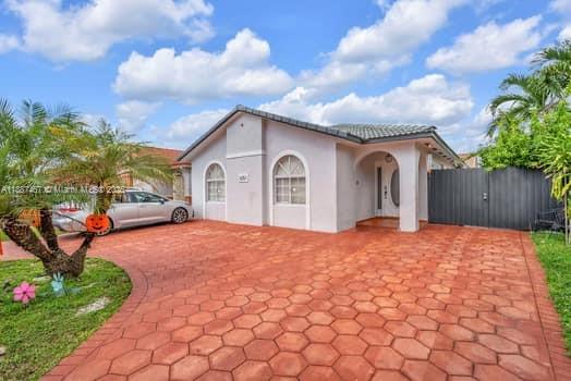 3251 W 70th St, Hialeah FL 33018