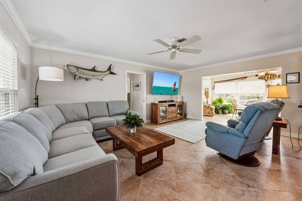 529 67TH STREET, HOLMES BEACH, FL — photo 2 of 23